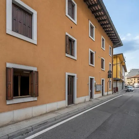 Mansarda Piazzale Chiavris - A Casa Tua Apartamento *