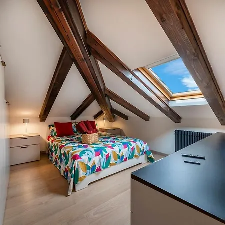 Mansarda Piazzale Chiavris - A Casa Tua Apartamento *